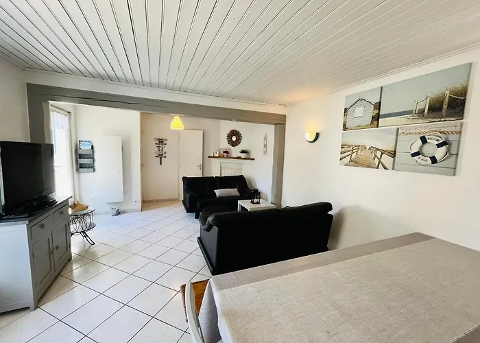 Maison Familiale Du Devallon * 생장드몽